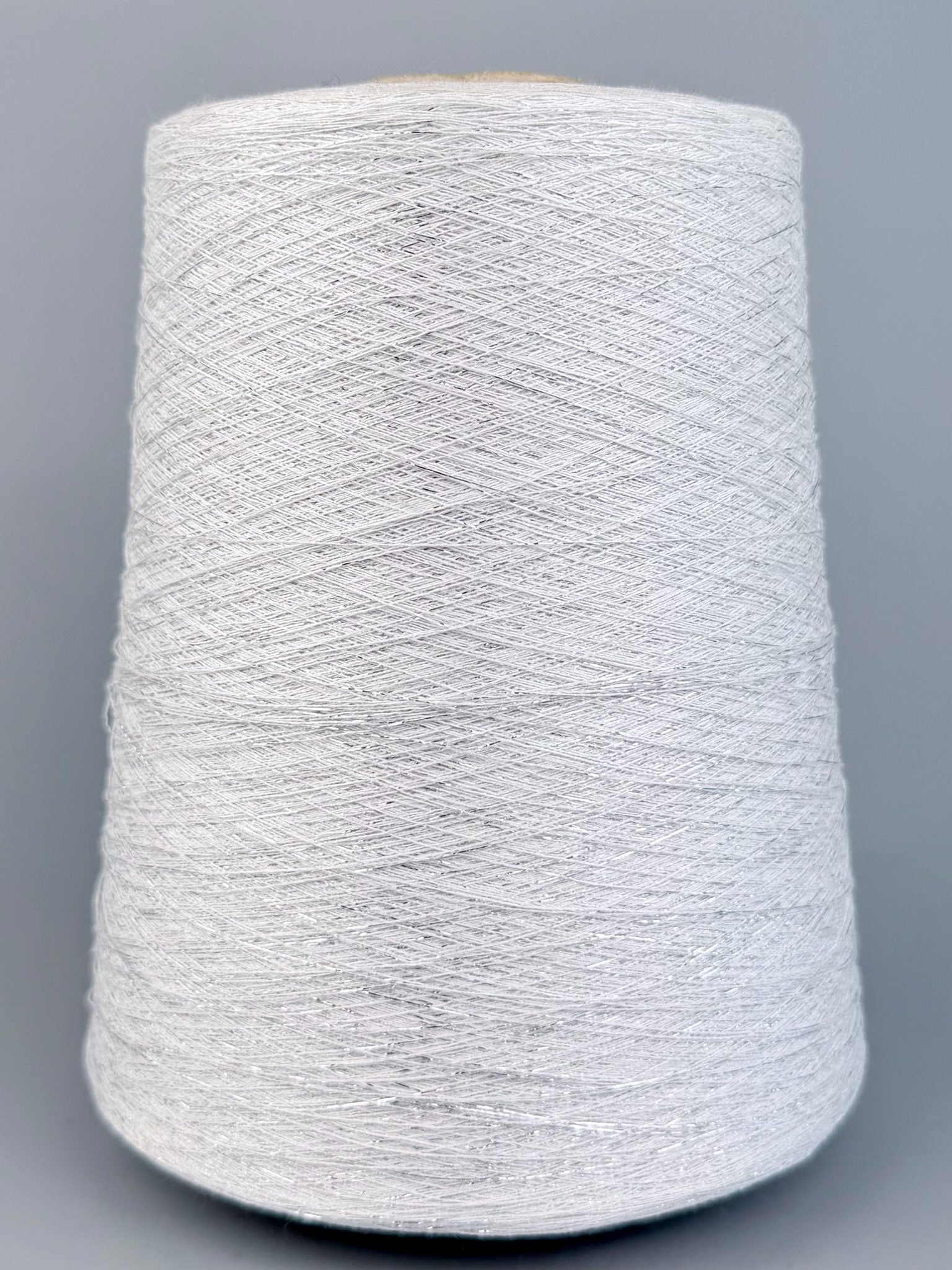 Industria Italiana Filati Art. Frizzante Nm 35 – Fil fantaisie en viscose et lurex col. Perle gris clair 2042 photo 2